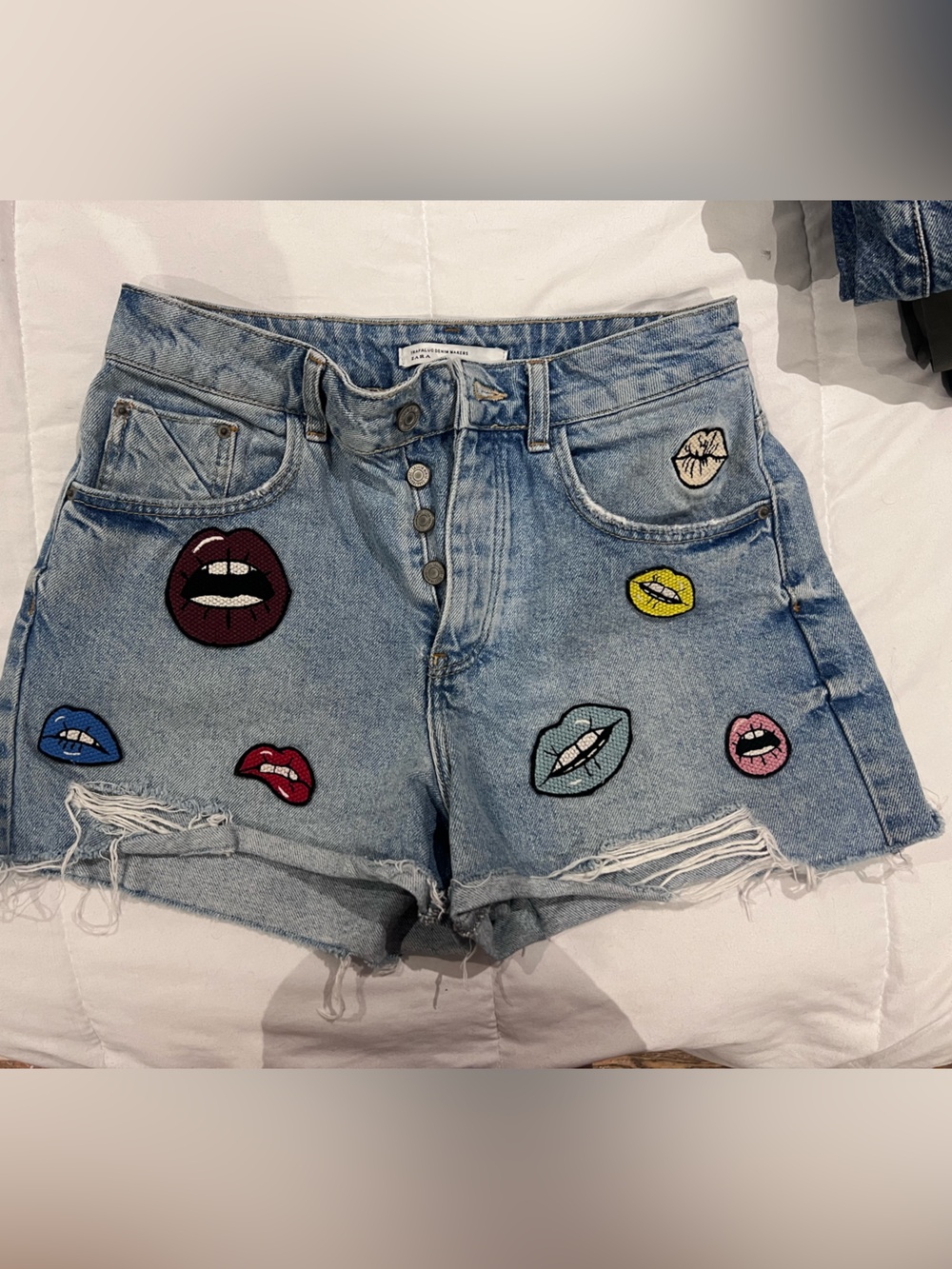 Zara Light Blue High-Waist Denim Shorts with Multicolor Lip Patches
